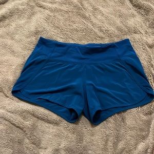 Speed up mid rise 4” size 8 lululemon short